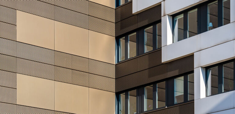 Buttering Vs Cladding Timber Vs. Composite Cladding: How Are They Different? | CCC